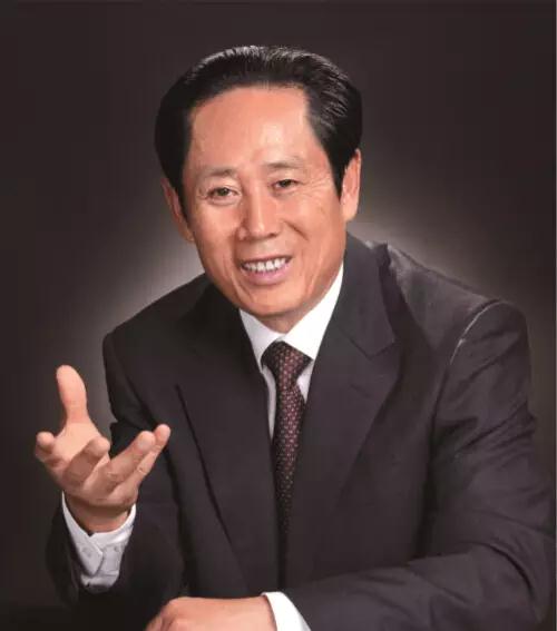 湯秋云：懷抱湘情，彩云之滇綻放成功之花